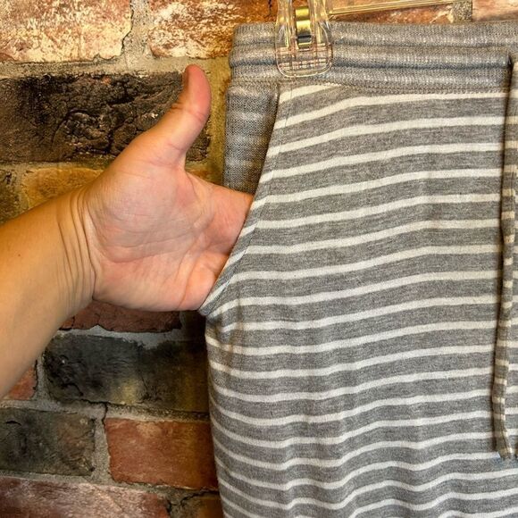 5 for $25🔥Small GAP Striped Grey & White Pull On Elastic Drawstring Waist Skirt - Picture 3 of 6